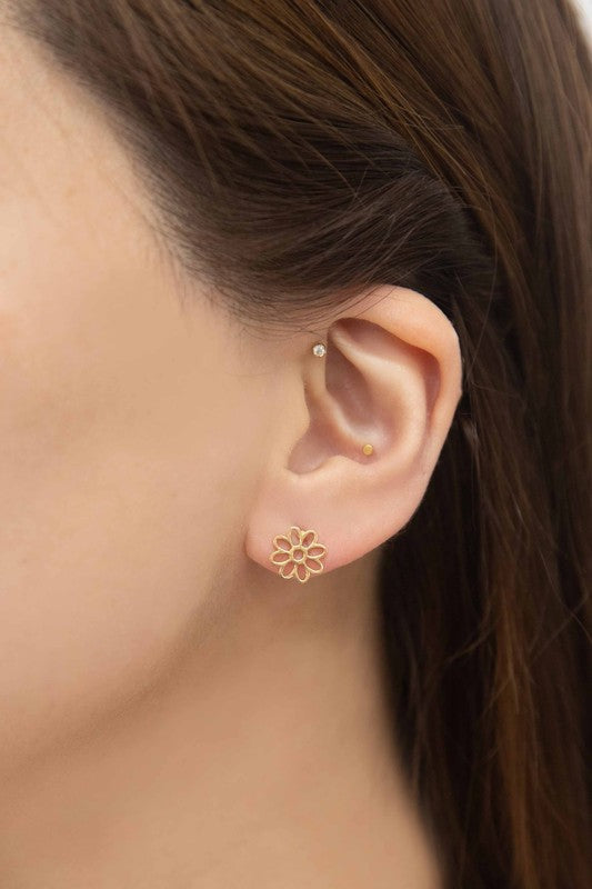 Daisy Outline Stud Earrings